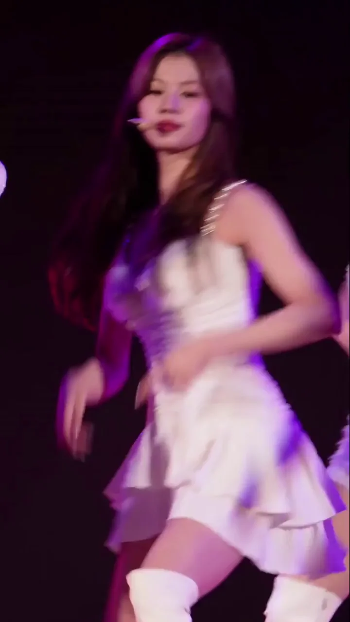 TWICE - Sana