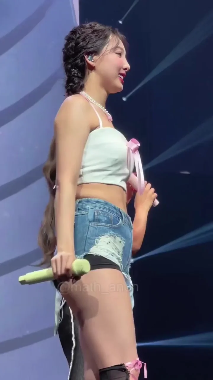 TWICE - Nayeon