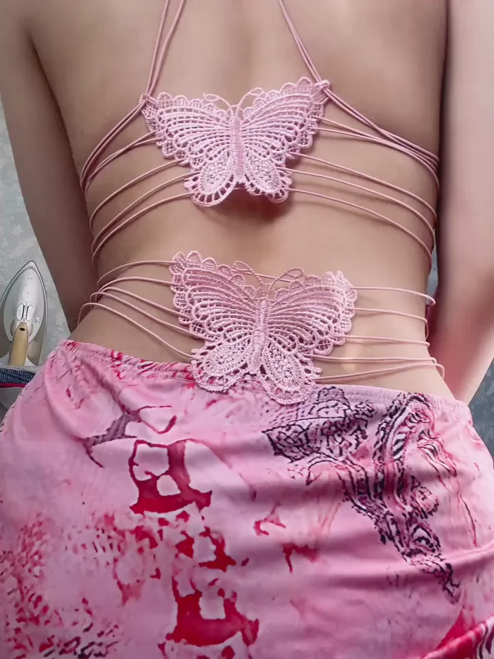 Panties Off Tease: Amateur Busty Babe's Juicy Ass Reveal