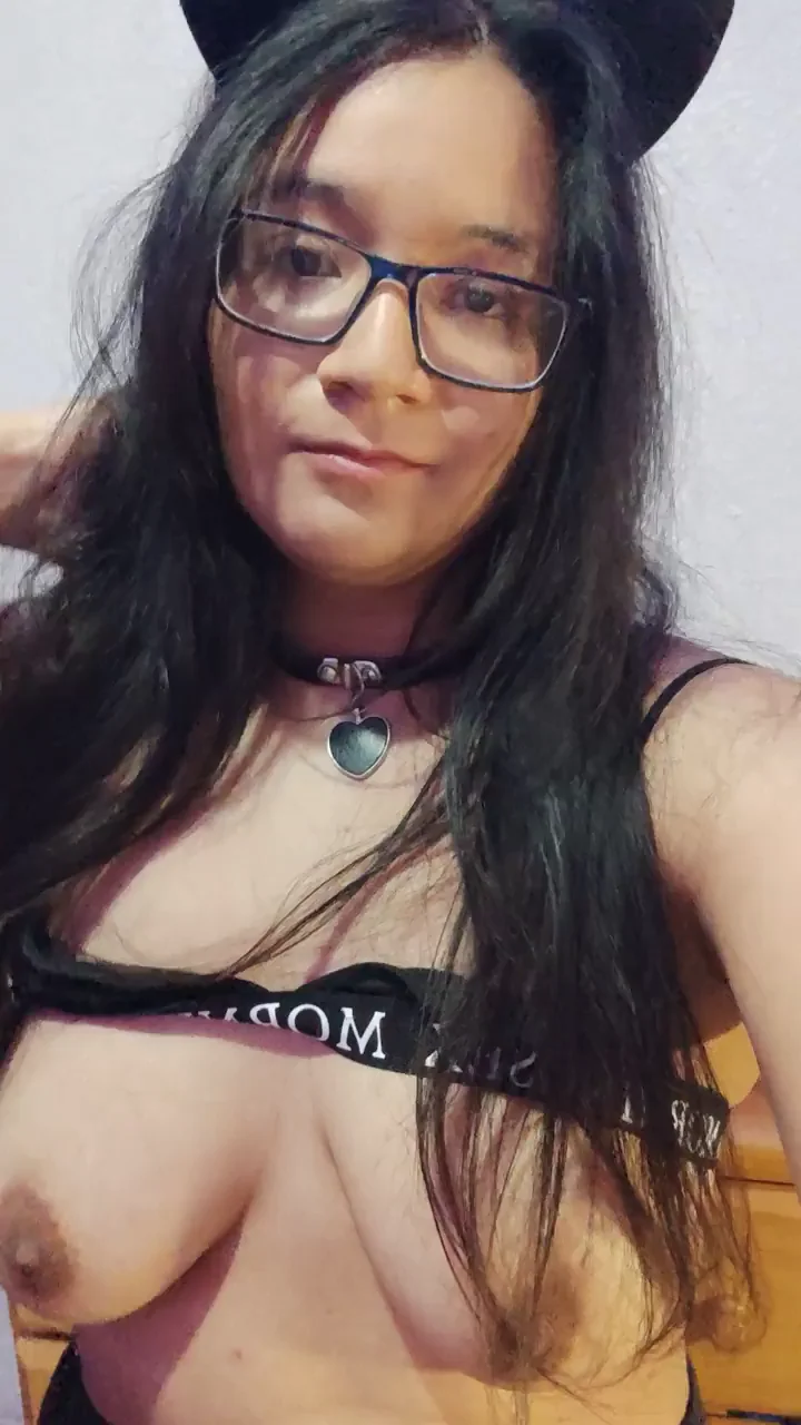 My glasses and tits are ready❤❤
