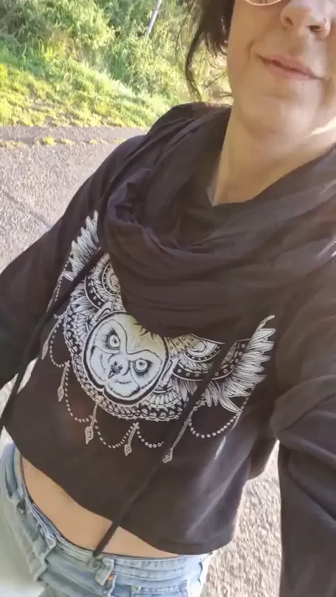 yess my boobs always need some air