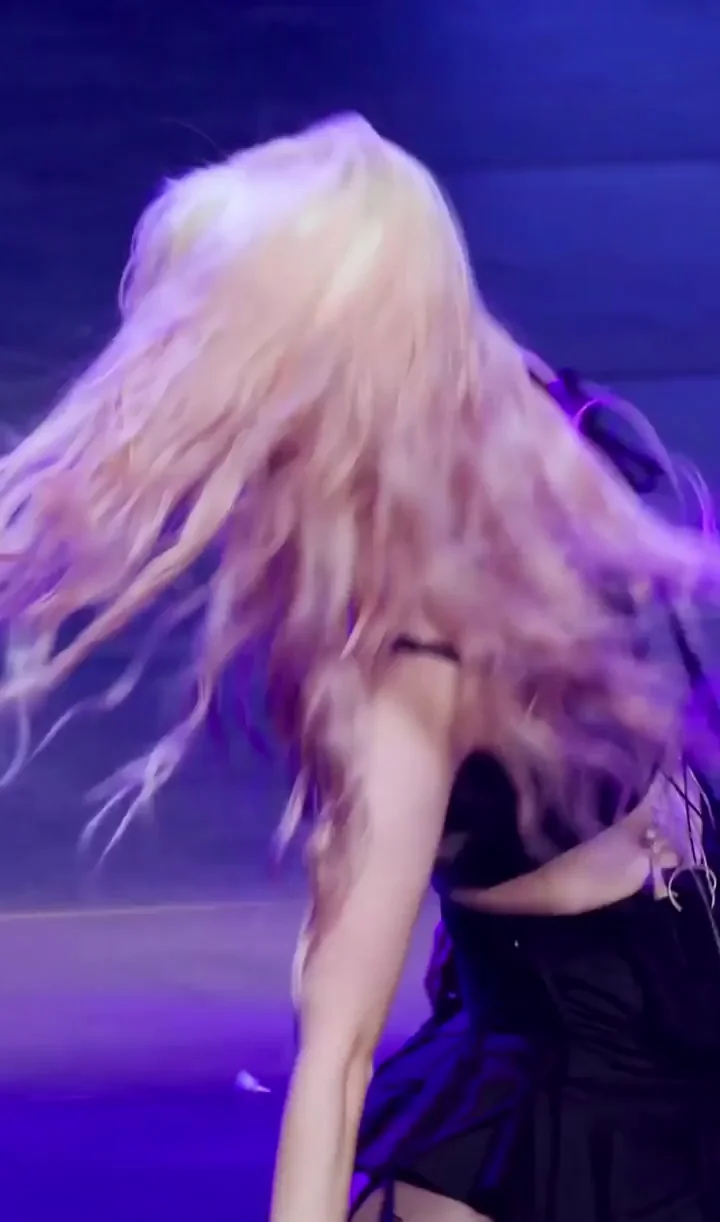 🔥 Cignature Jeewon Blonde Bombshell Tease 💦