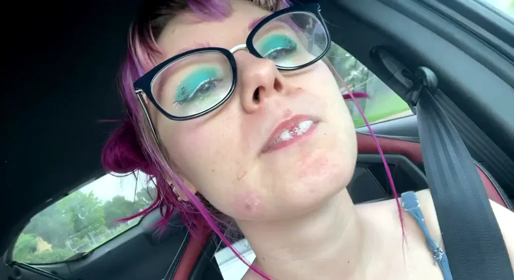 Do you like drooly girls with glasses?