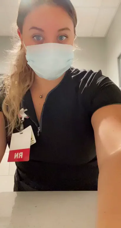 Naughty nurse and gloves ? Who doesn’t love a good flash at work ;) [f]