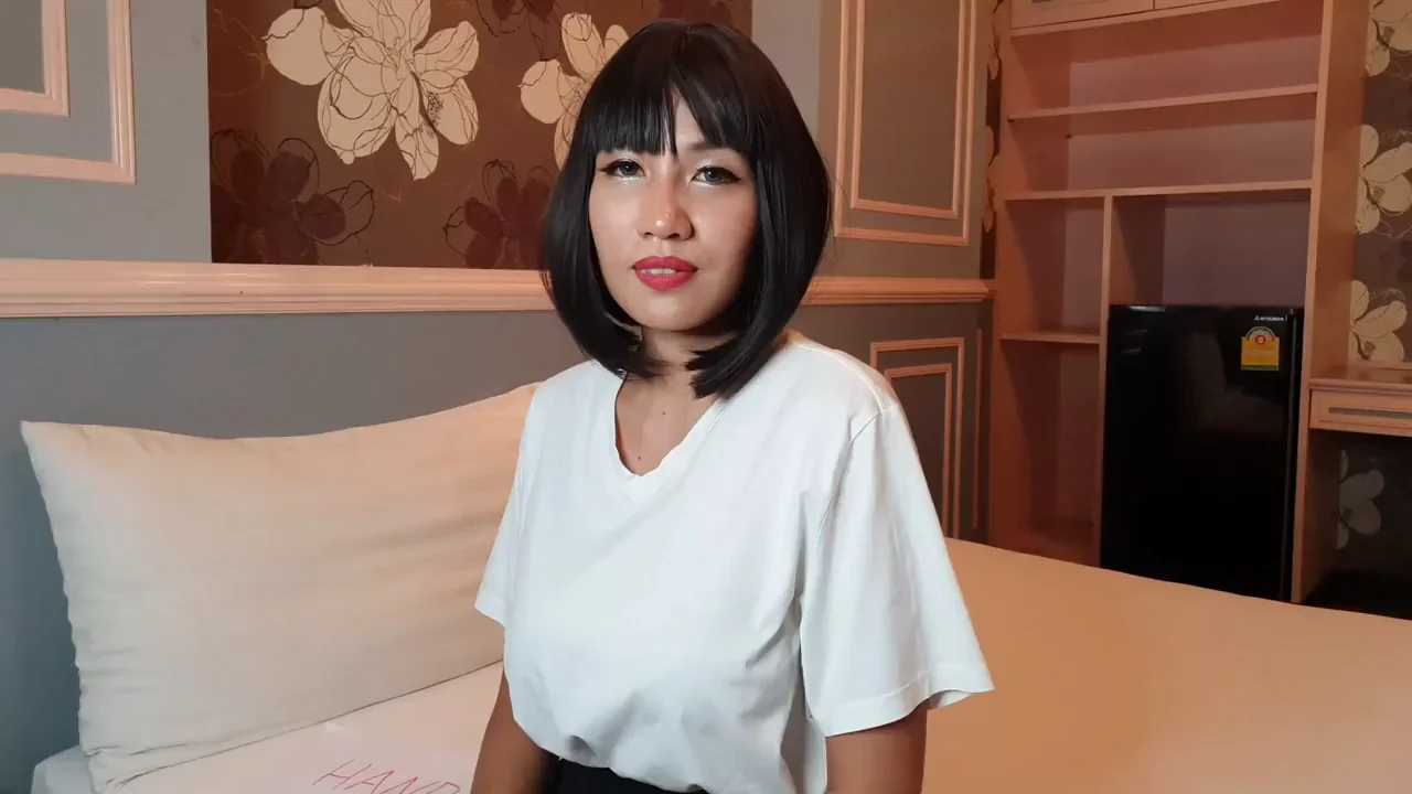 Cute Asian Babe Practices English on Huge White Cock 💦😘