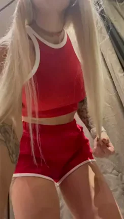 🔥 Blonde Bombshell Flashes Massive Tits in Mall Dressing Room 😈