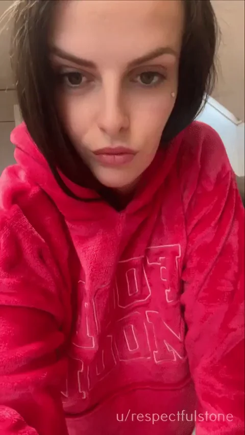 Would you be interested to receive a few milf nudes today 40(f)