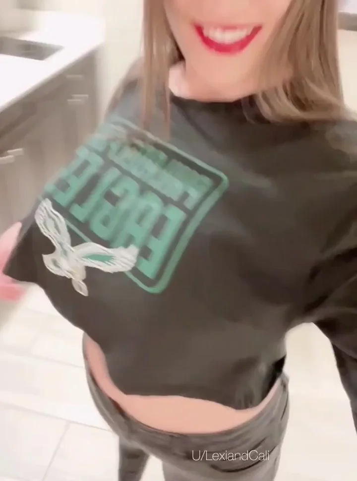 Playoff Slut MILF Does Anything for Eagles Victory 🦅🍆💦