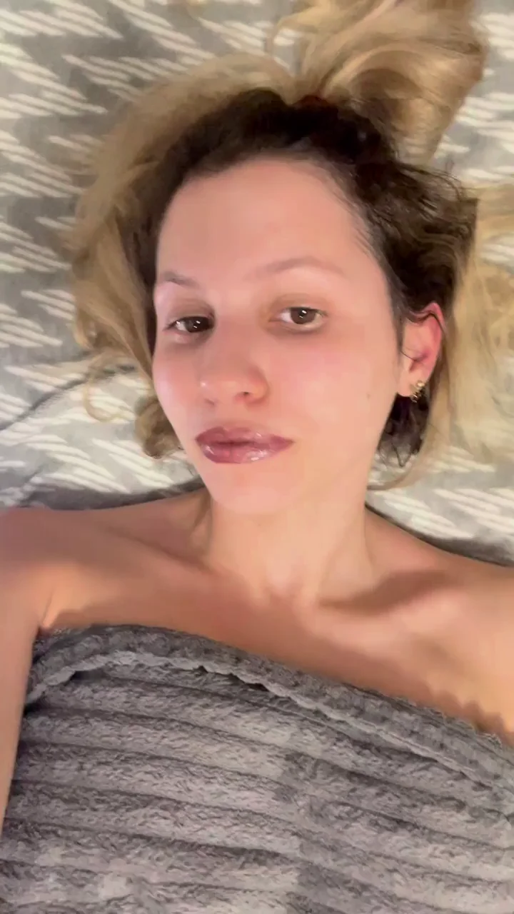Teen Slut Shows Off Her Massive Tits 🔥🍈🍈