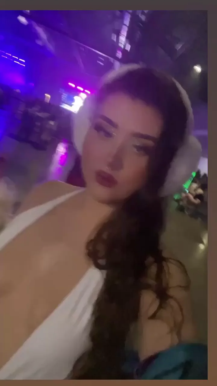 Can I be your snow bunny rave gf this winter?