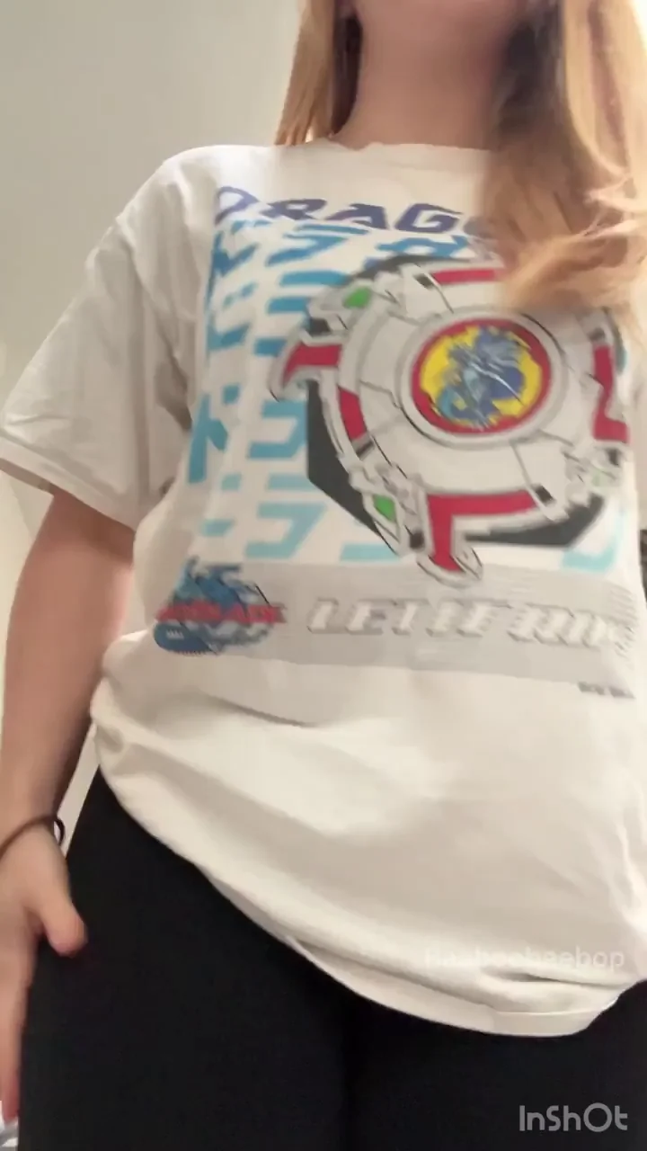Let It Rip! 🍑💨 Nerdy Blonde Teen Farts Her Juicy Ass 🔥