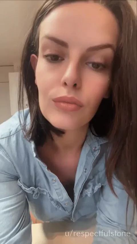 40yo MILF Proves Age is Just a Number: Epic Denim Top Tease Nudes