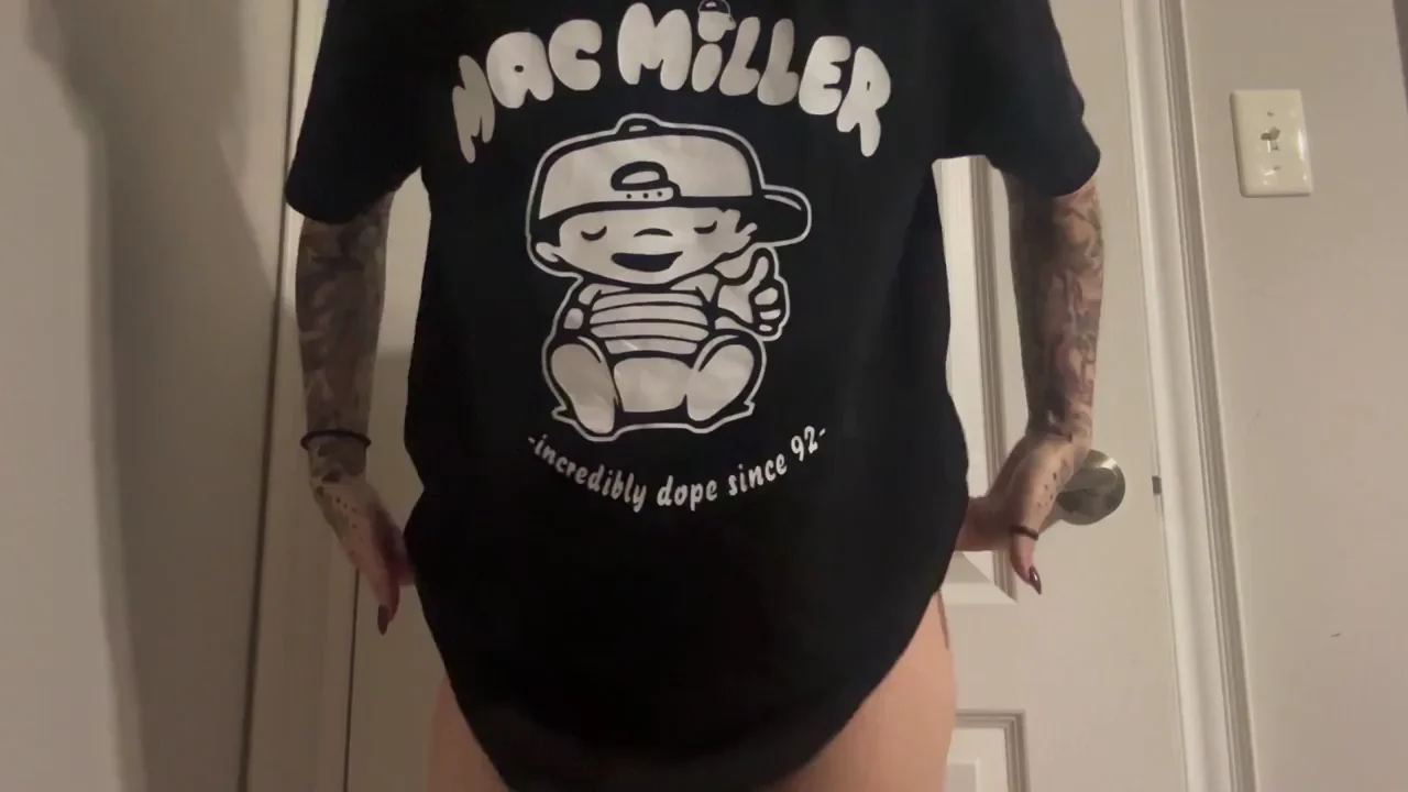 Tiny Pink Asshole Tease: 'It's So Small... Make It Bigger?'