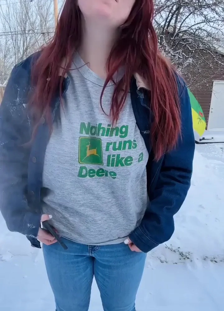Saskatchewan Slut's Snowy Lacto Ice Cream Tit Flash