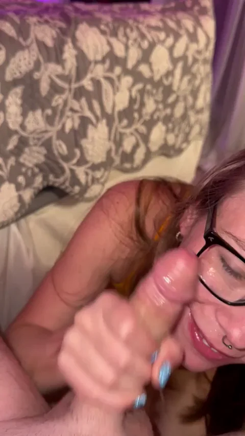 King's Throne: Glasses Slut Sucks & Swallows Huge Load 💦👑