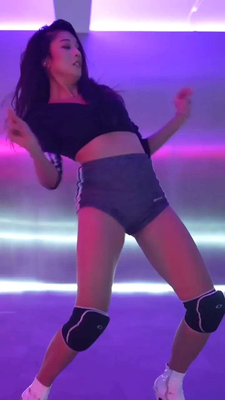 🔥 Ex-CLC Seungyeon Ass Shaking Dance Tease 💦