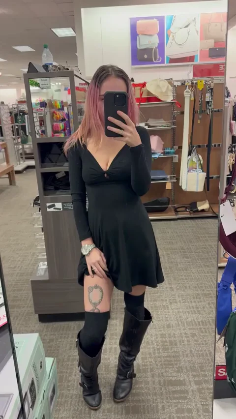 I always feel compelled to pull my tits out when I'm shopping [gif]