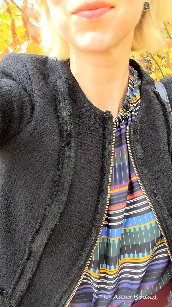 Workdays are better without panties [gif]