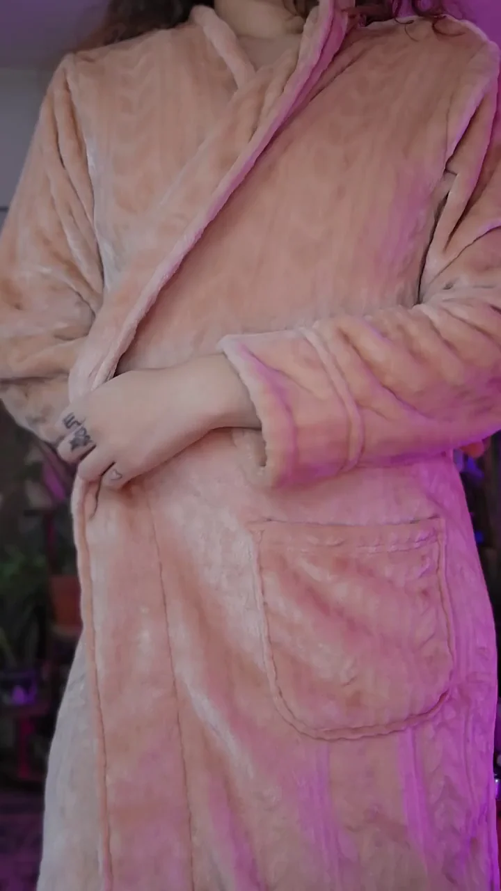Ditching the Robe: Latina Babe's Nude Tease & Tits Reveal 🔥🍑