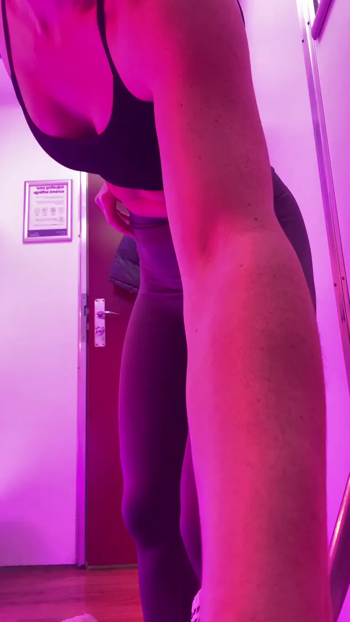 Gym Slut Stripping Naked in Changing Room 😈💦
