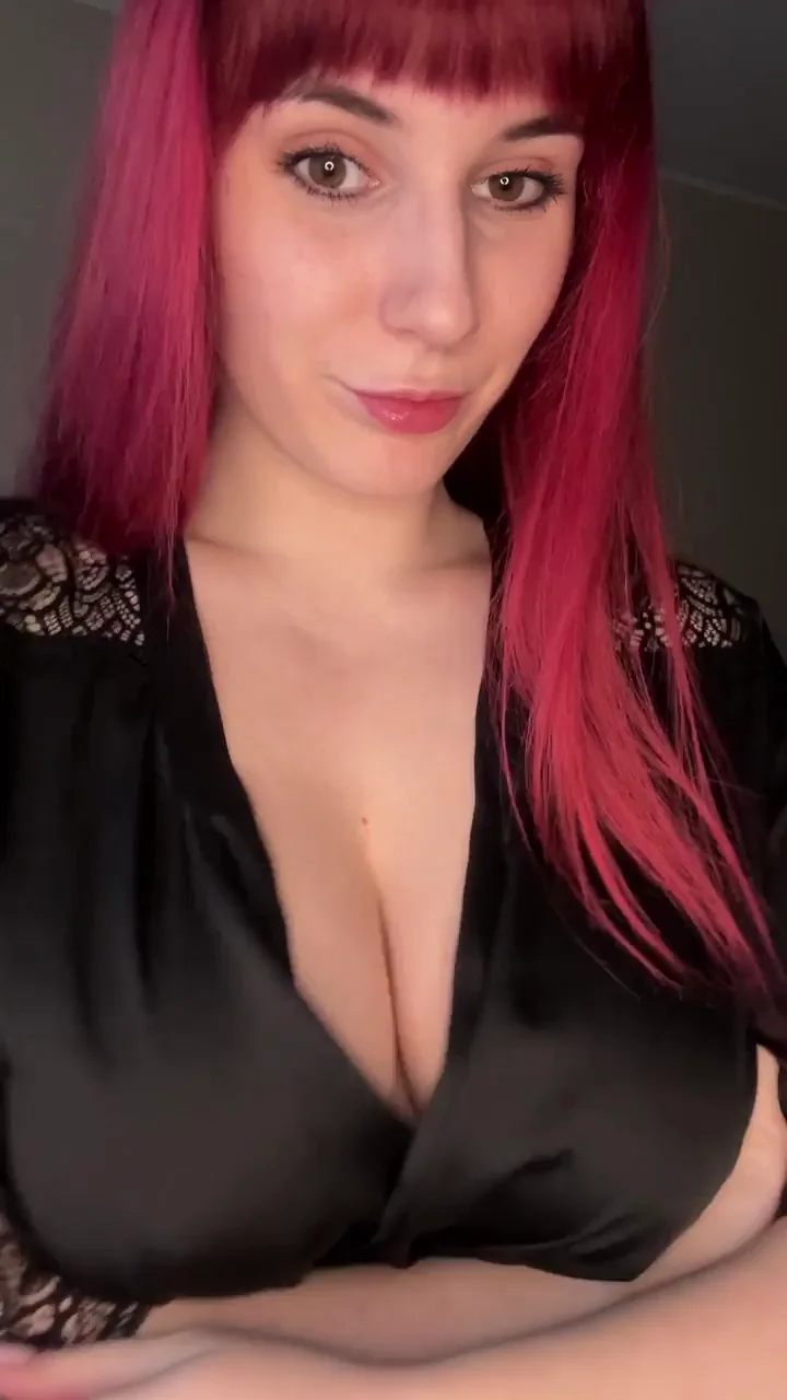 All-Natural Pink-Haired Slut's Epic Titty Drop 💦🍈🍈