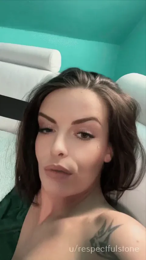 😈 Horny Mommy Craves Creampie Fuck on the Sofa 💦