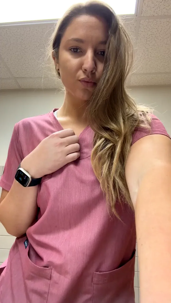 I accidentally touched doctors cock today, oops👆…