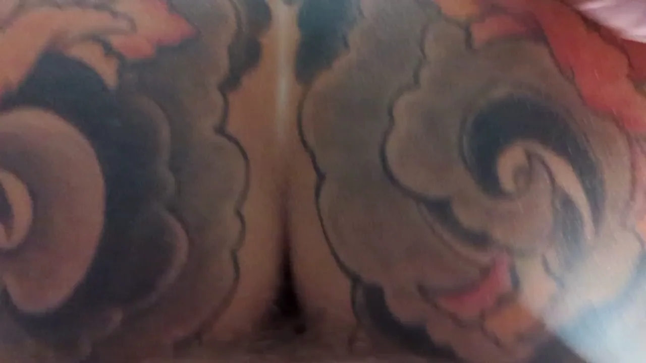 Screaming Slut's Inked Ass Gets Pounded Loud