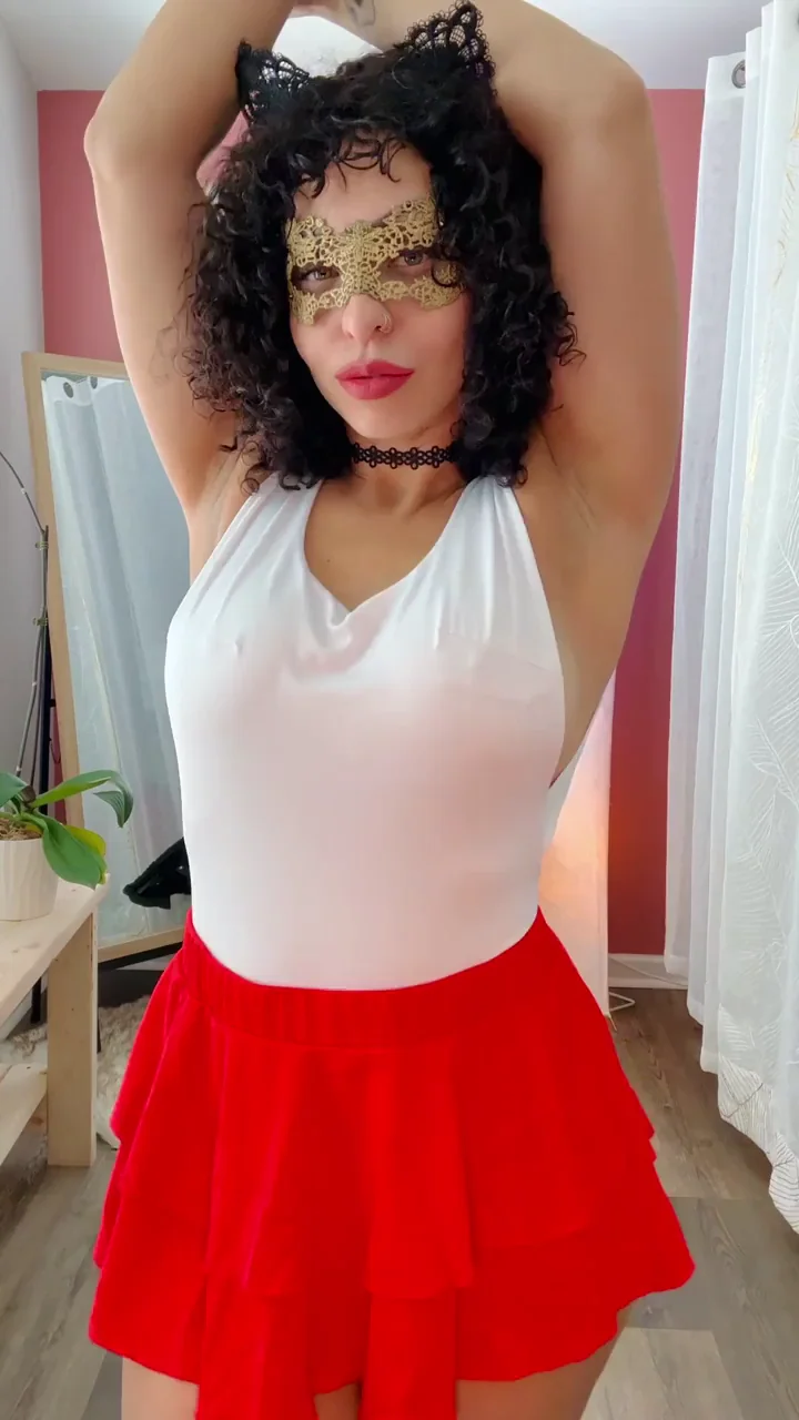 Serving MILF all day