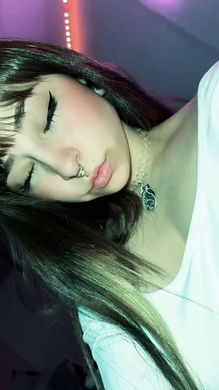 Craving a Hickey on My Juicy Chest Tits 😈💋