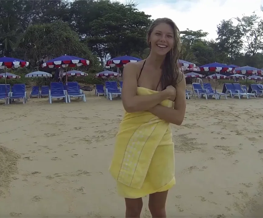Peace Out! (Gif) - Anjelica_Ebbi