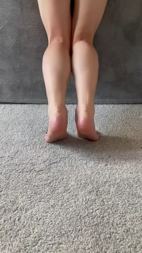 Hot Slut Needs a Bigger Buttplug 🍑🔥
