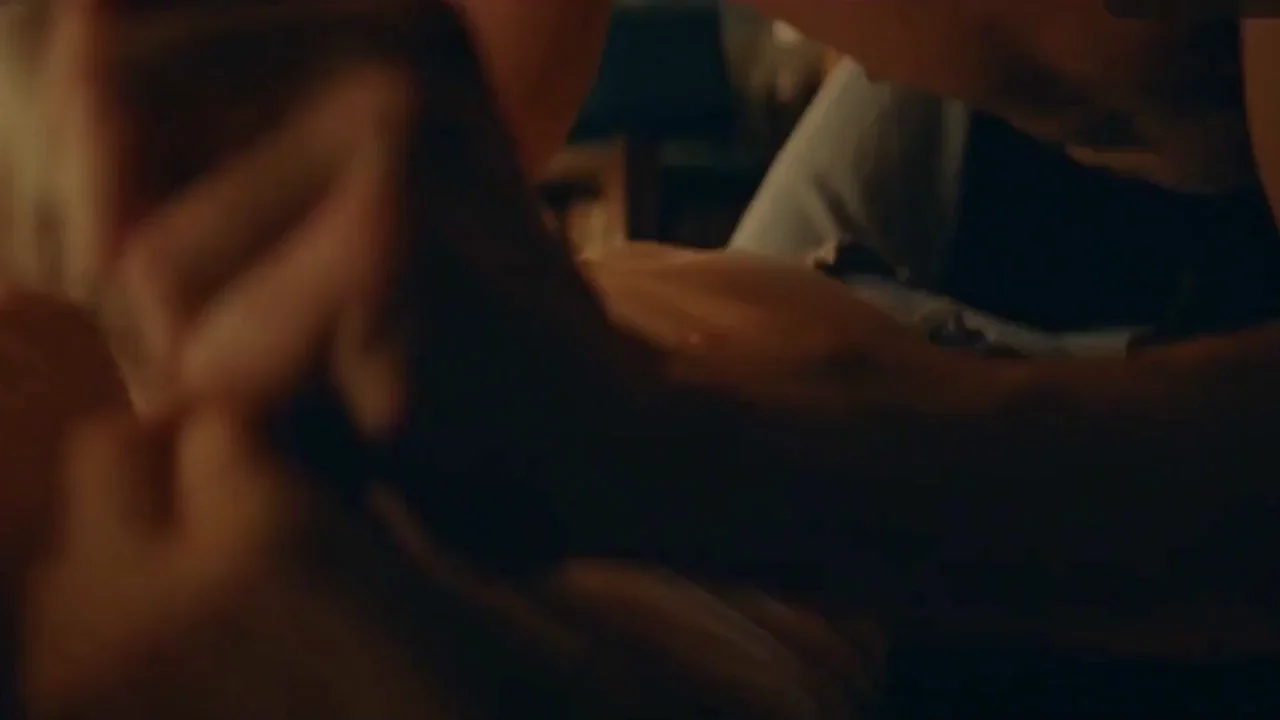 (El)Lena Tronina in Happy End (2021)