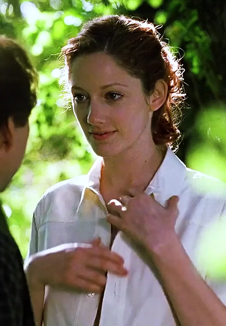 Judy Greer plot 20 years apart in (2002) and Reboot (2022)