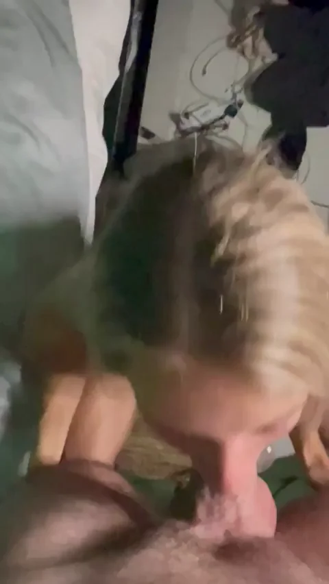 Wifey’s Daily Dick-Sucking Duty 🍆💦👅