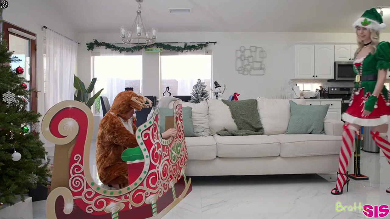 Xxlayna Marie, Jill Kassidy - Santa's Helpers Get Naughty