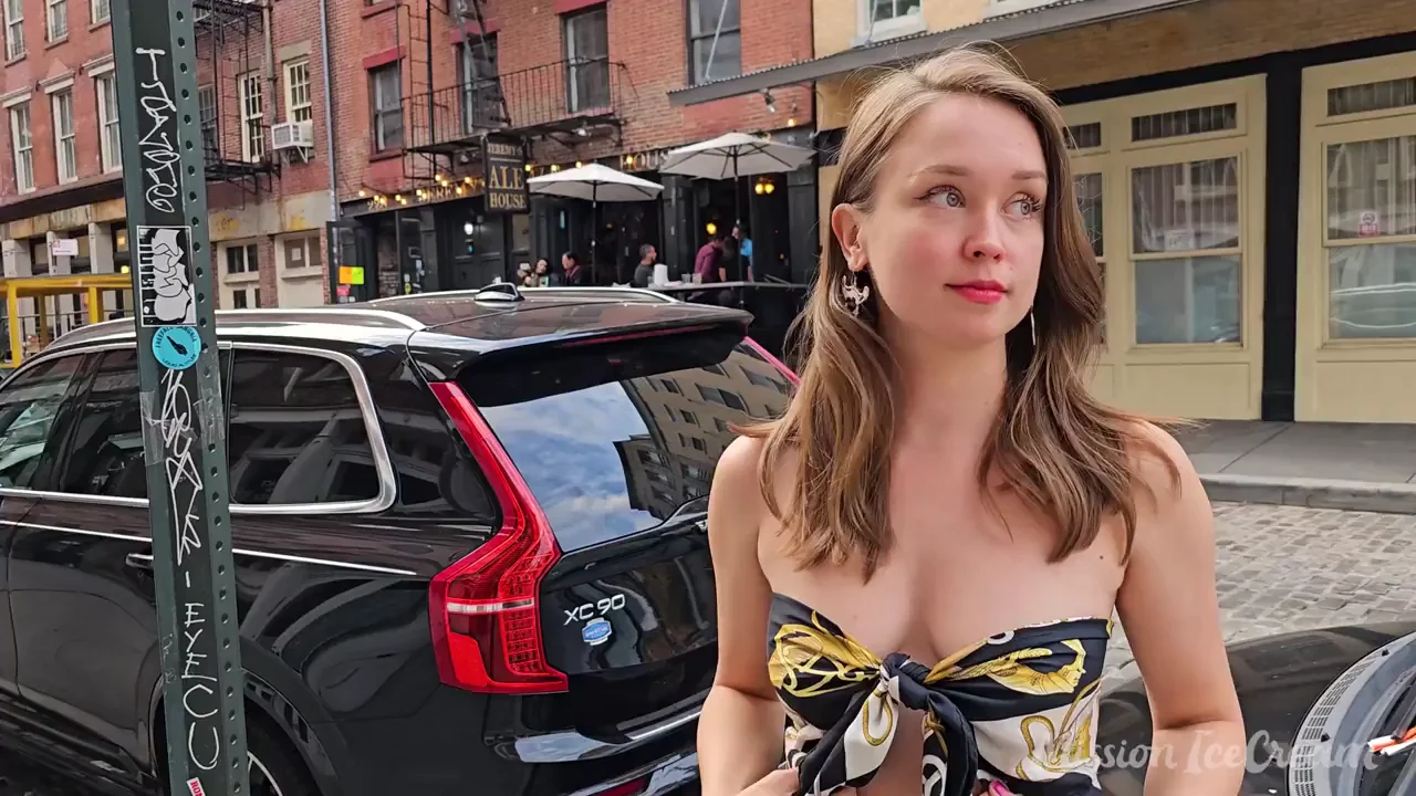 a little peek outside of a busy restaurant [GIF]