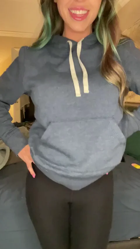 🫣 Sweater Tease: Unleashing My Massive Tits 🍈🍈