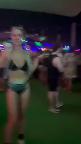 EDCLV Camp Party: Festival Slut's Juicy Ass Twerk in Tiny Bikini