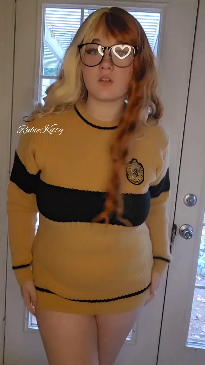 Hufflepuff Slut Flashes Her Massive Tits and Teases Her Juicy Ass