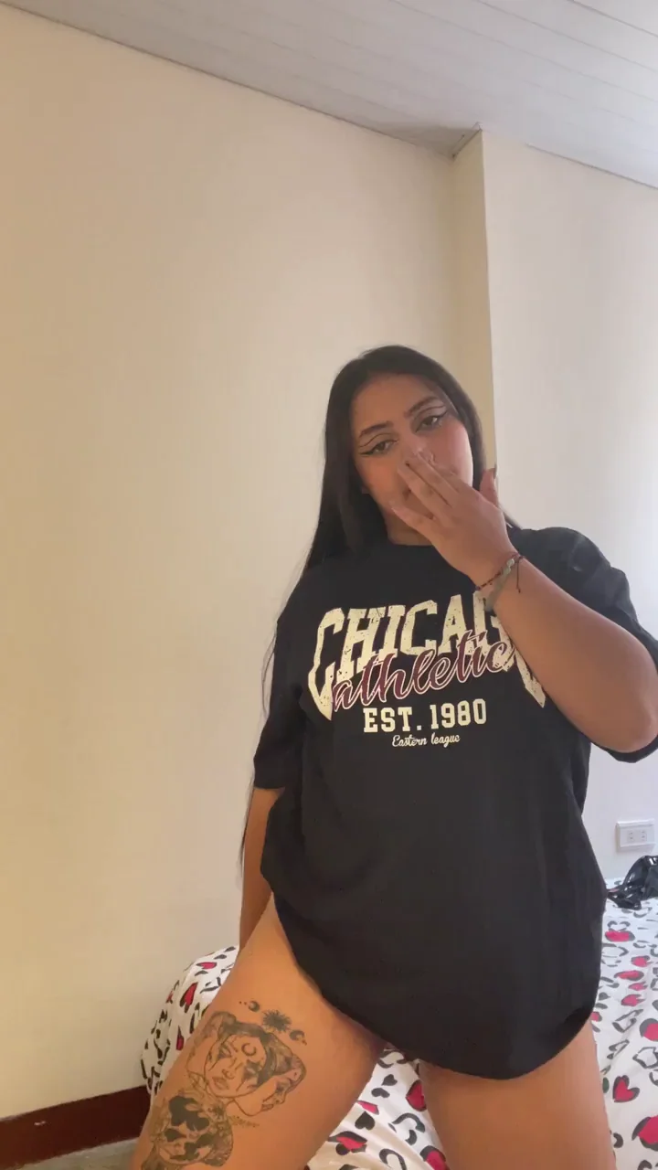 Dare to Go Raw with This 2004 Slut? 😈🔥