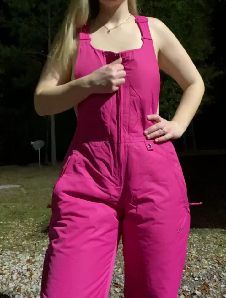 anyone like small tits?😁Š