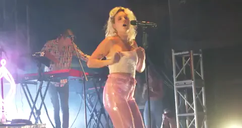 Blonde Bombshell Flashes Tits Onstage 🔥🎤