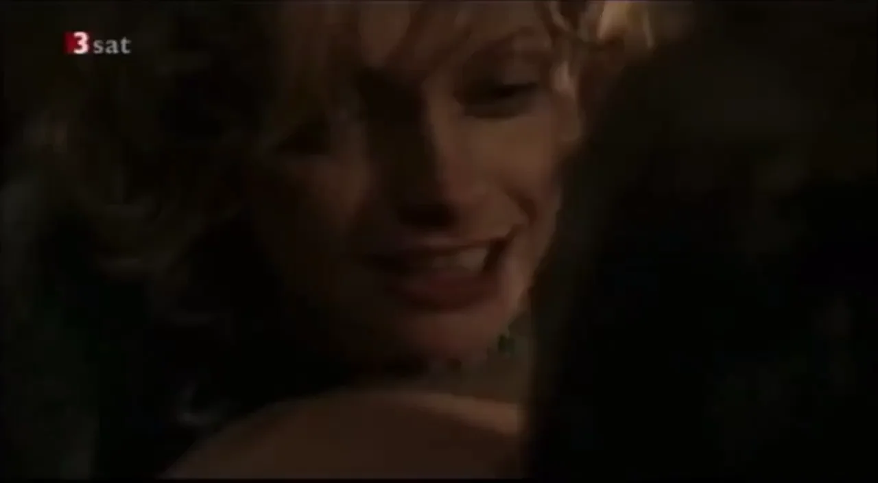 Catherine Flemming's Steamy Tits & Ride in Die Datsche (2002) 🔥🍒