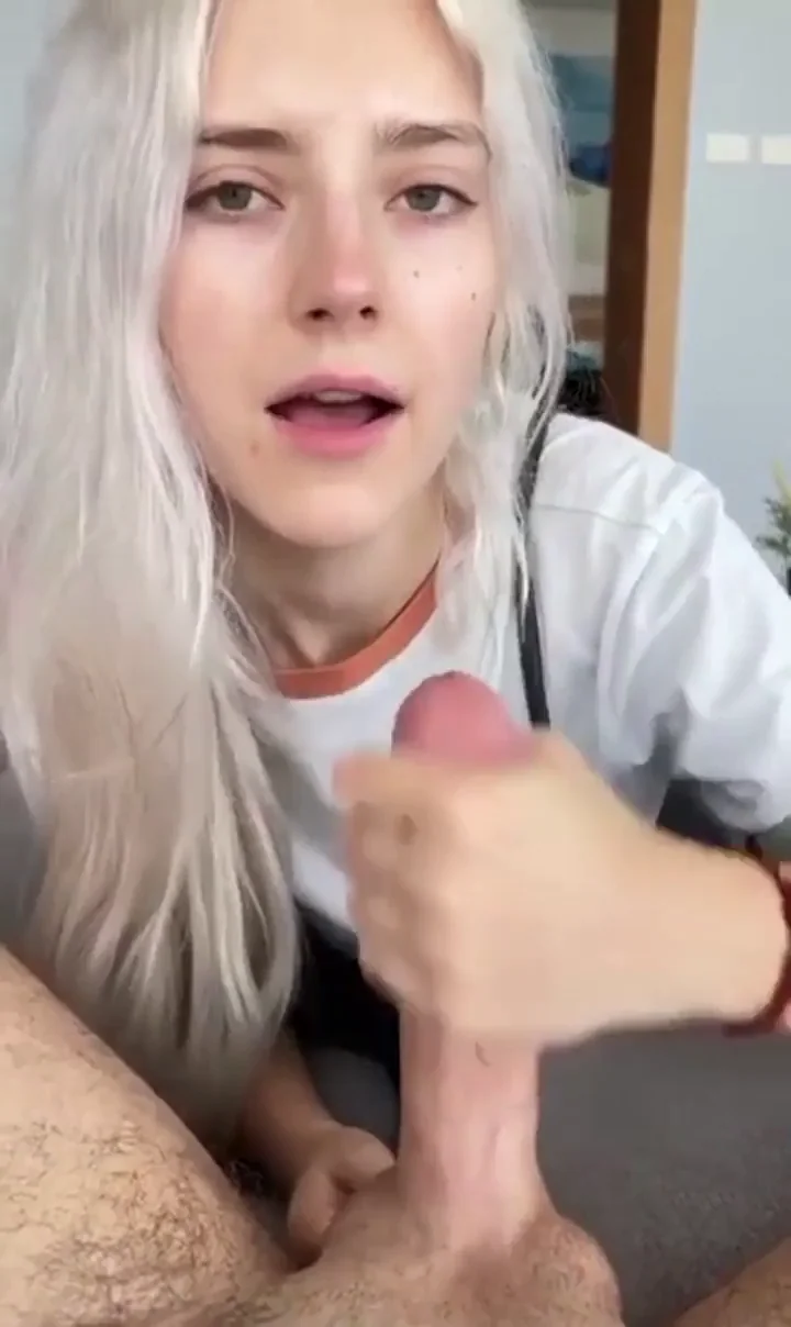 Eva working out a load