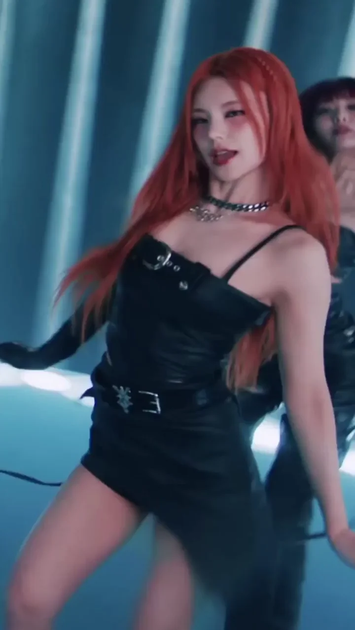 🔥 ITZY Yeji & Yuna Kpop Slutty Dance Tease 💦