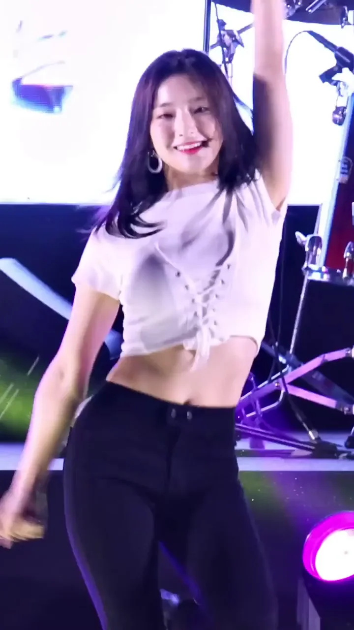 fromis_9 - Happy Saerom Day!