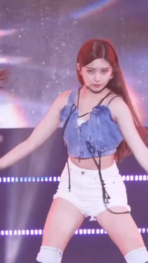 EVERGLOW - Yiren