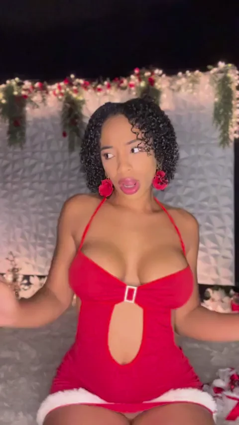 Santa needs milk with his cookies...ðŸ¼ðŸ’‹