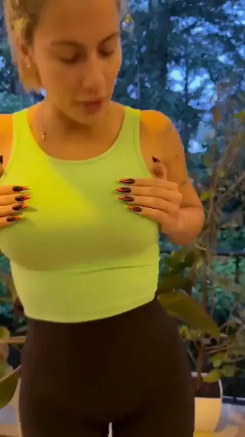 Cover this areolas in cum